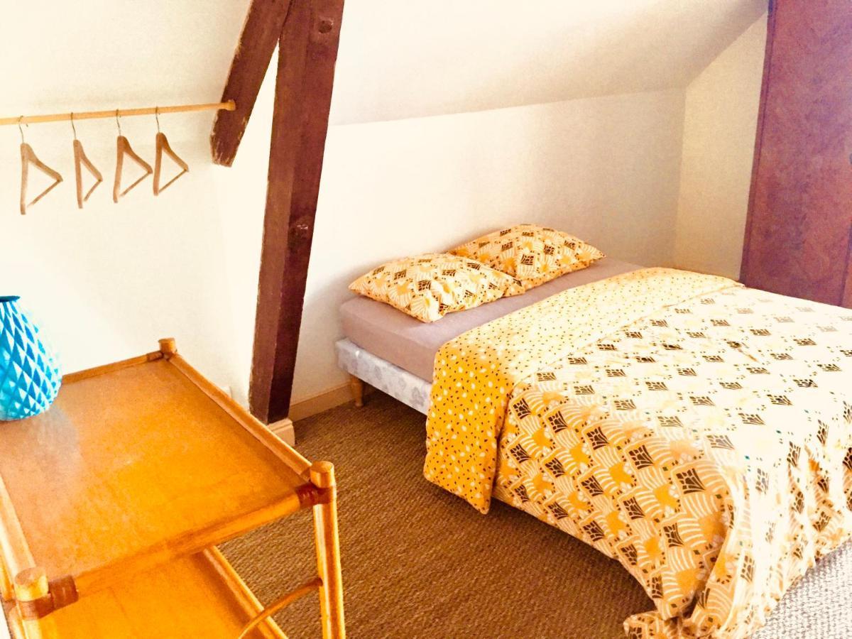 Chambres Chez L'Habitant Et Table D'Hotes Crocq "Le Vieil Hotel" Exterior foto
